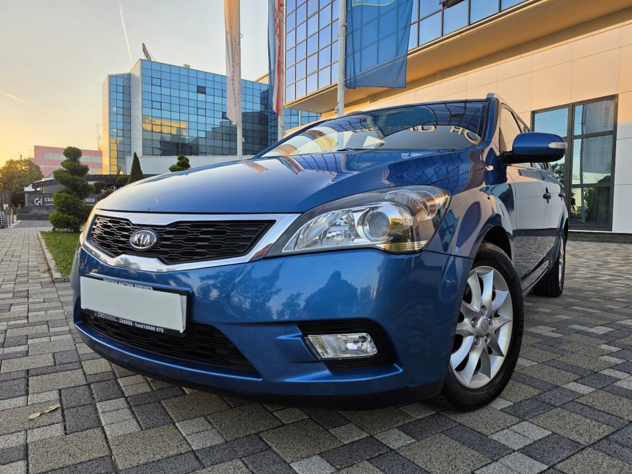 Kia Ceed Sportswagon 1,6 CRDi **PLATINUM**DIG.KLIMA**ALU**REG 1 GOD**, fotografija 3