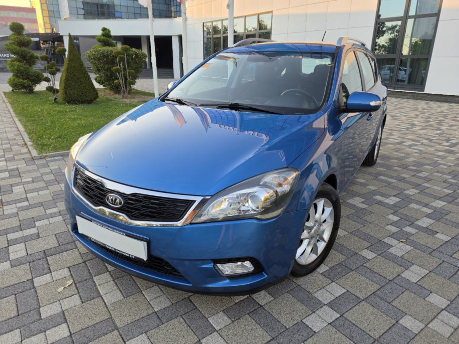 Kia Ceed Sportswagon 1,6 CRDi **PLATINUM**DIG.KLIMA**ALU**REG 1 GOD**, fotografija 2