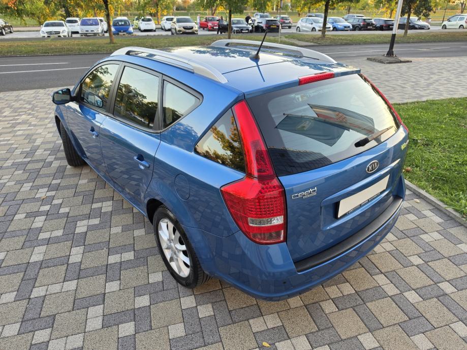 Kia Ceed Sportswagon 1,6 CRDi **PLATINUM**DIG.KLIMA**ALU**REG 1 GOD**, fotografija 5
