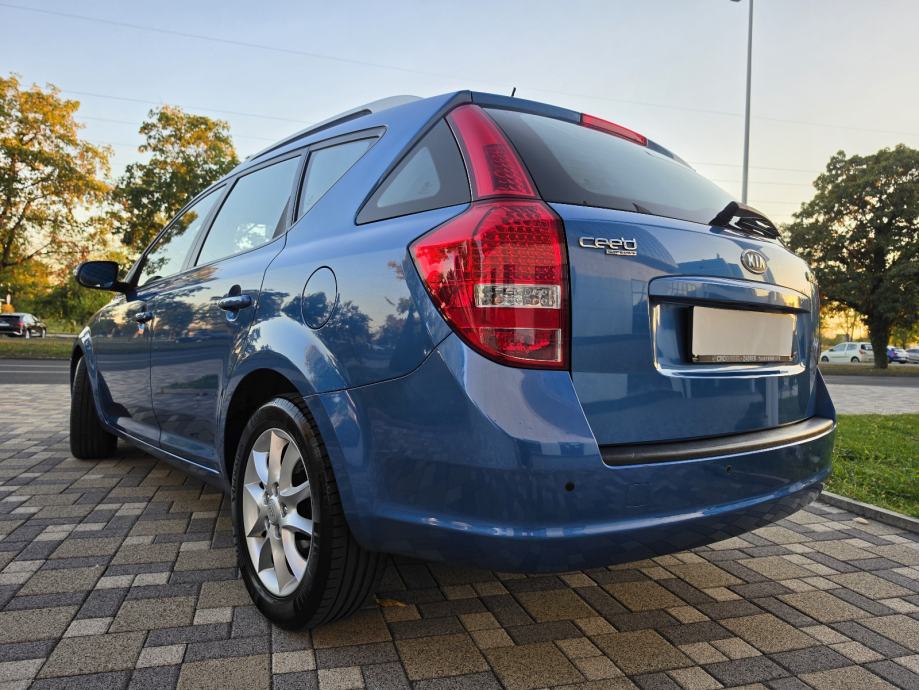 Kia Ceed Sportswagon 1,6 CRDi **PLATINUM**DIG.KLIMA**ALU**REG 1 GOD**, fotografija 7