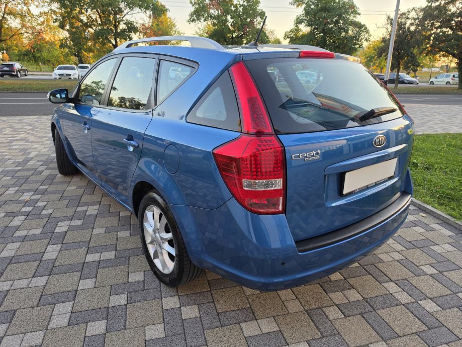 Kia Ceed Sportswagon 1,6 CRDi **PLATINUM**DIG.KLIMA**ALU**REG 1 GOD**, fotografija 6