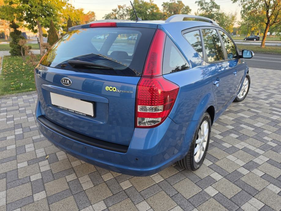Kia Ceed Sportswagon 1,6 CRDi **PLATINUM**DIG.KLIMA**ALU**REG 1 GOD**, fotografija 10