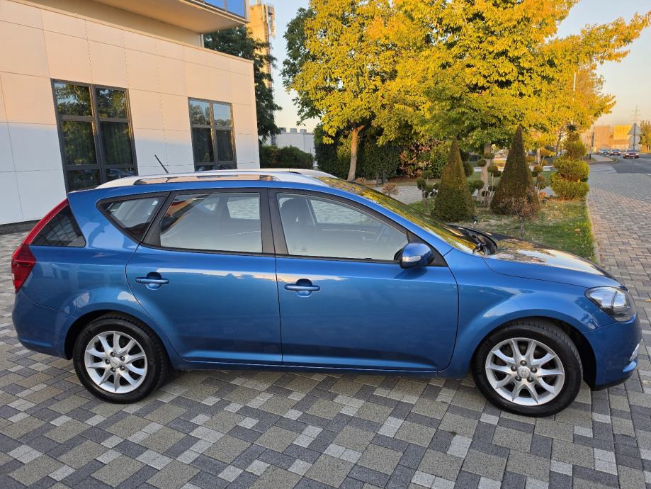 Kia Ceed Sportswagon 1,6 CRDi **PLATINUM**DIG.KLIMA**ALU**REG 1 GOD**, fotografija 12