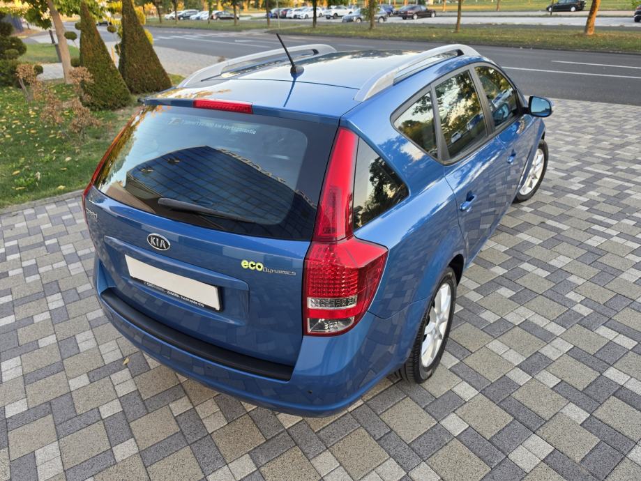 Kia Ceed Sportswagon 1,6 CRDi **PLATINUM**DIG.KLIMA**ALU**REG 1 GOD**, fotografija 9