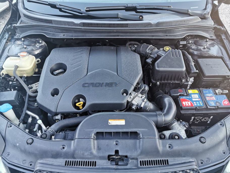 Kia Ceed SportWagon 1,6 CRDi VGT top stanje i oprema, nema