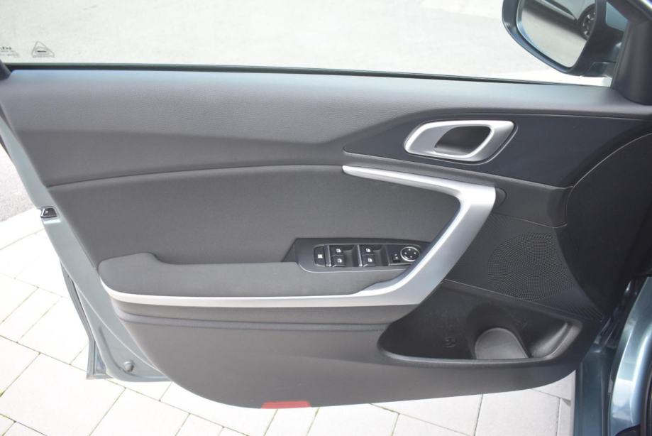 KIA ceed sw 1.5 T-GDI CHAMPION DCT, NAVIGACIJA, JAMSTVO, fotografija 19