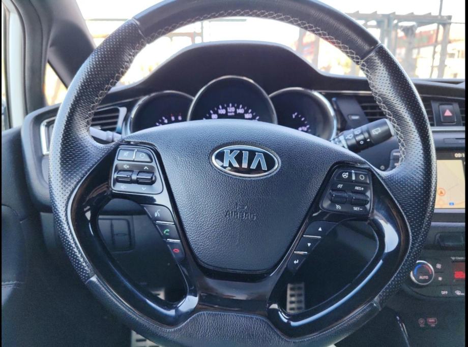 KIA ceed 1.6 CRDI GT-LINE, fotografija 8
