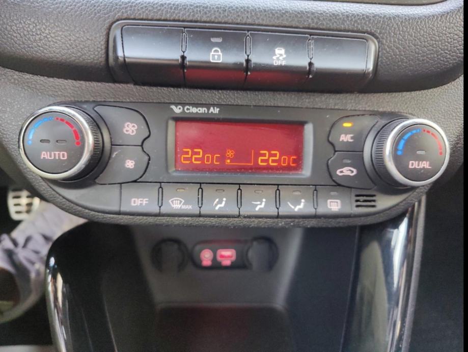 KIA ceed 1.6 CRDI GT-LINE, fotografija 13