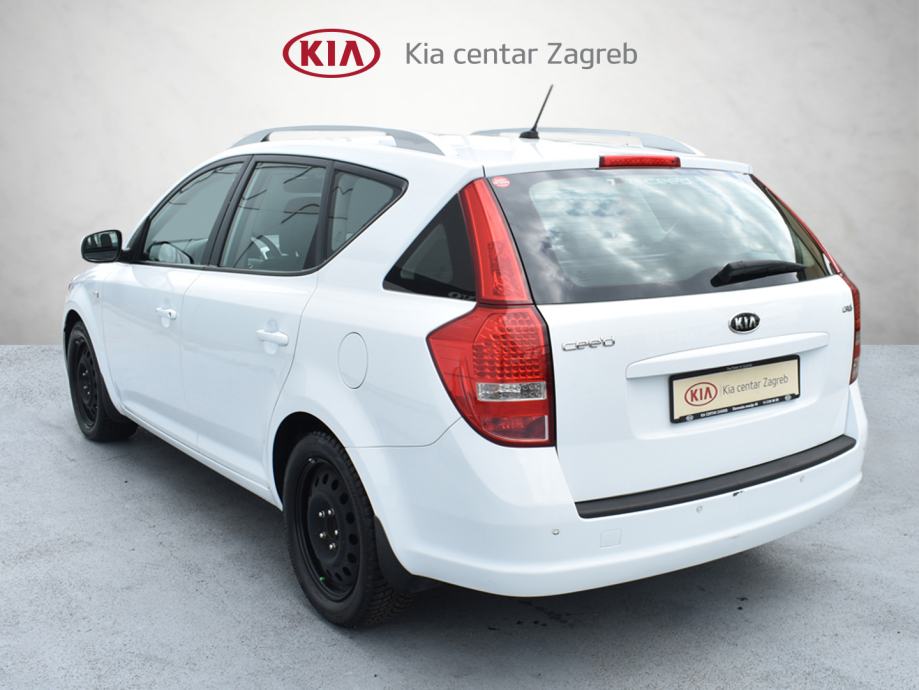 Kia ceed sw 2010