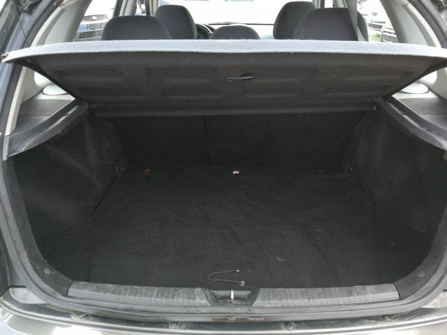 Kia Cerato 1,5 CRDi LX, fotografija 17