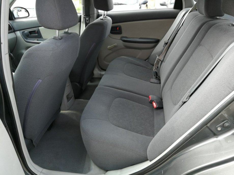 Kia Cerato 1,5 CRDi LX, fotografija 13