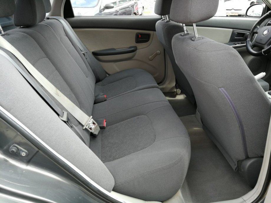 Kia Cerato 1,5 CRDi LX, fotografija 6