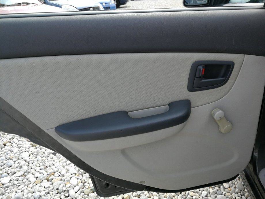 Kia Cerato 1,5 CRDi LX, fotografija 16