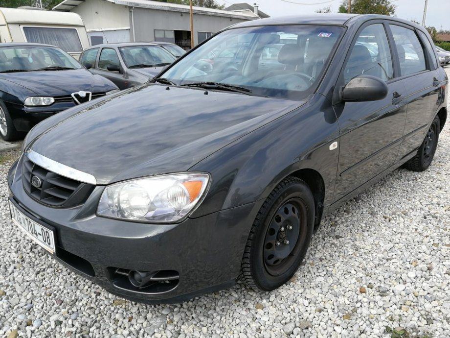 Kia Cerato 1,5 CRDi LX, fotografija 2