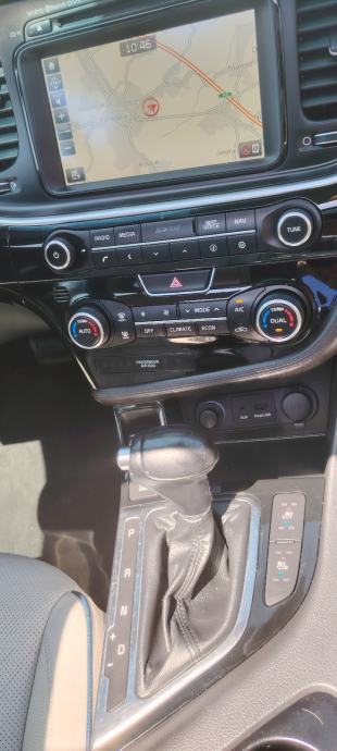 Kia Optima 2,0automatik, fotografija 17