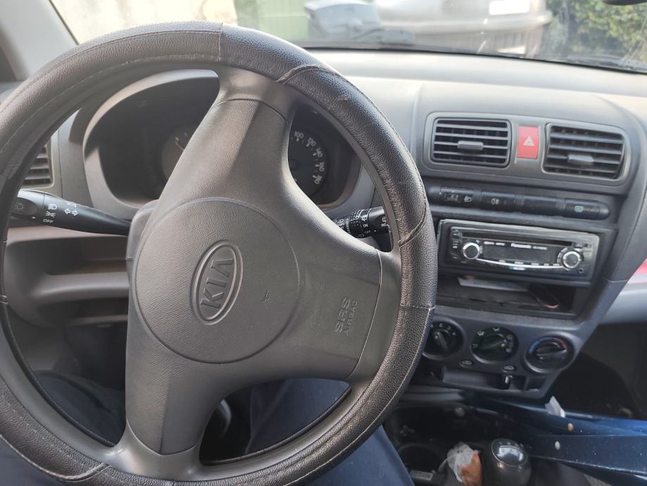 Kia Picanto 1,0, fotografija 8
