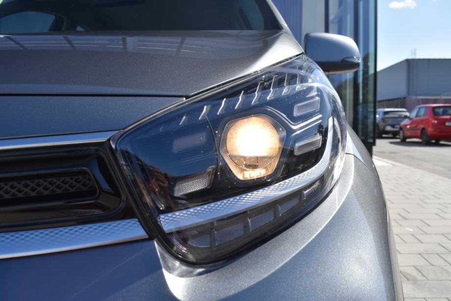 KIA Picanto 1.2 X LINE, STRAŽNJA KAMERA, MULTIFUNKCIJSKI UPRAVLJAČ, TE, fotografija 13