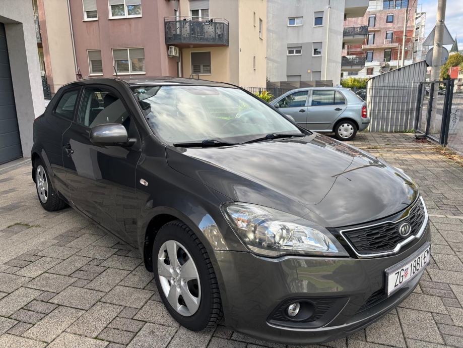 Kia Pro Ceed 1.4 benzin, kupljena u HR., samo 136ooo kilometara!, fotografija 8