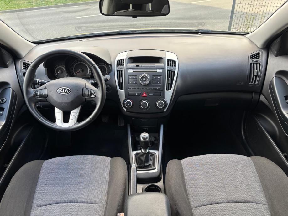 Kia Pro Ceed 1.4 benzin, kupljena u HR., samo 136ooo kilometara!, fotografija 15