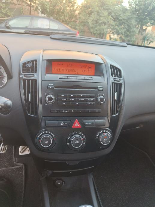 Kia Pro ceed 1,4 LX, fotografija 3