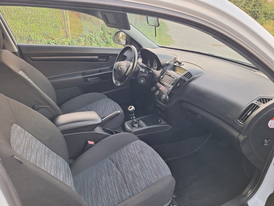 Kia Pro ceed 1,6 LX Sport, fotografija 9