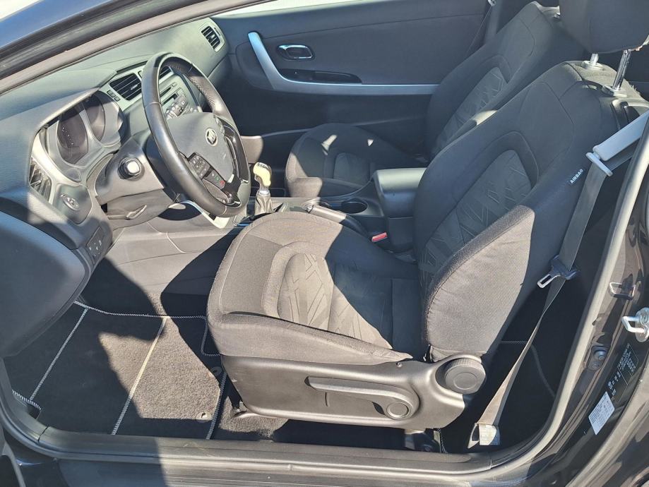 KIA PROCEED 2013. 1,4 BENZIN 169,000km, fotografija 9