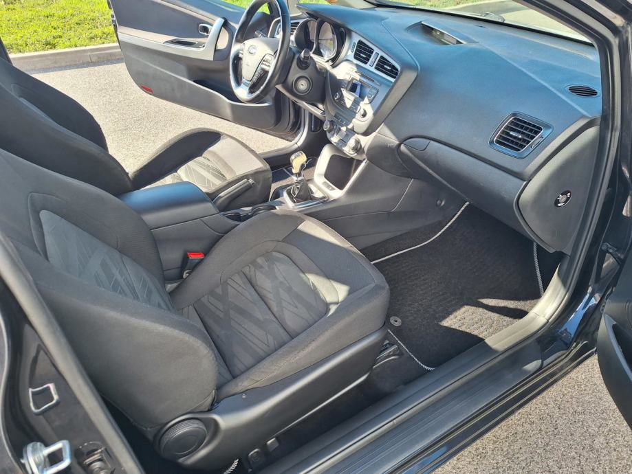 KIA PROCEED 2013. 1,4 BENZIN 169,000km, fotografija 11