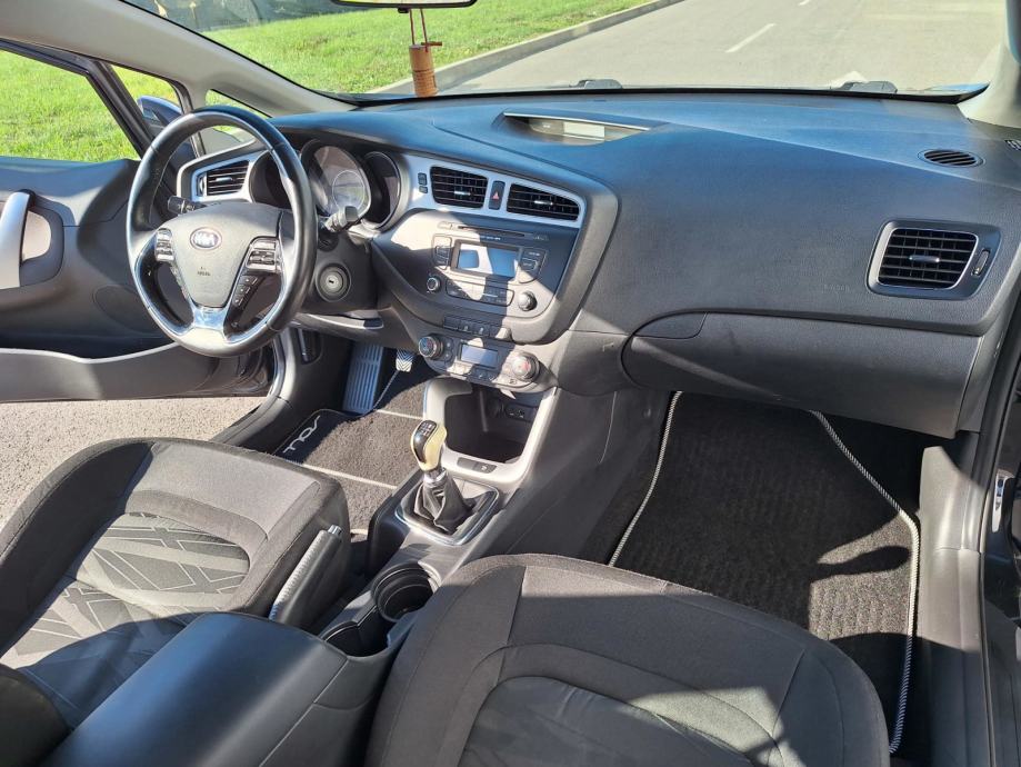 KIA PROCEED 2013. 1,4 BENZIN 169,000km, fotografija 14