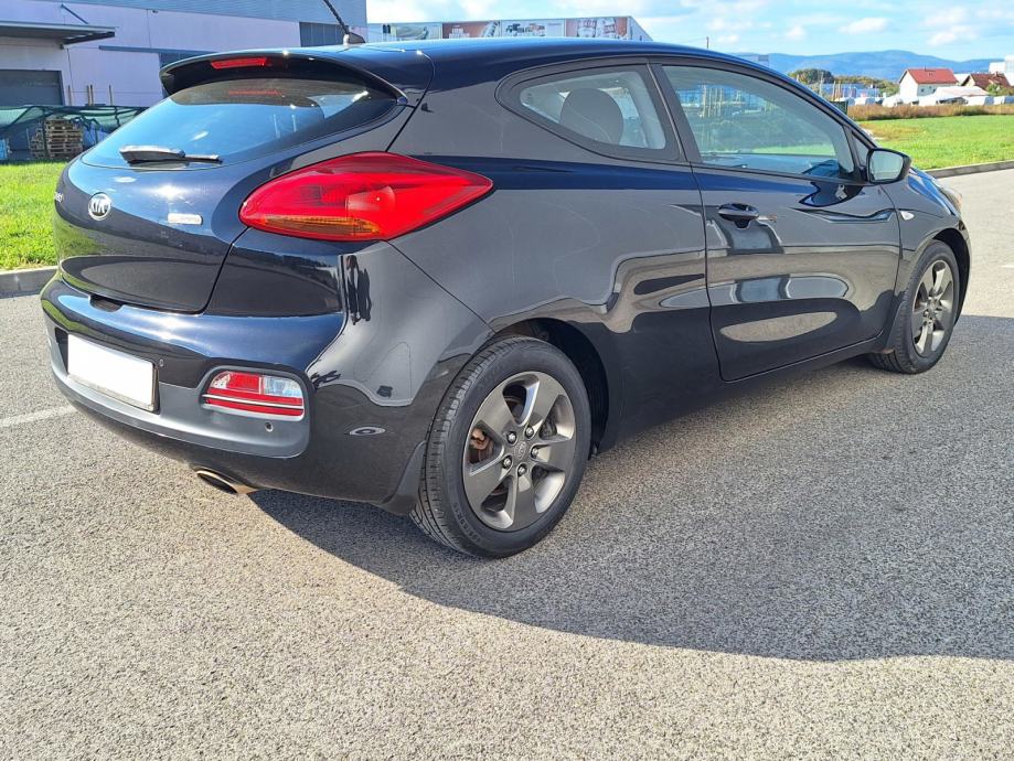 KIA PROCEED 2013. 1,4 BENZIN 169,000km, fotografija 4