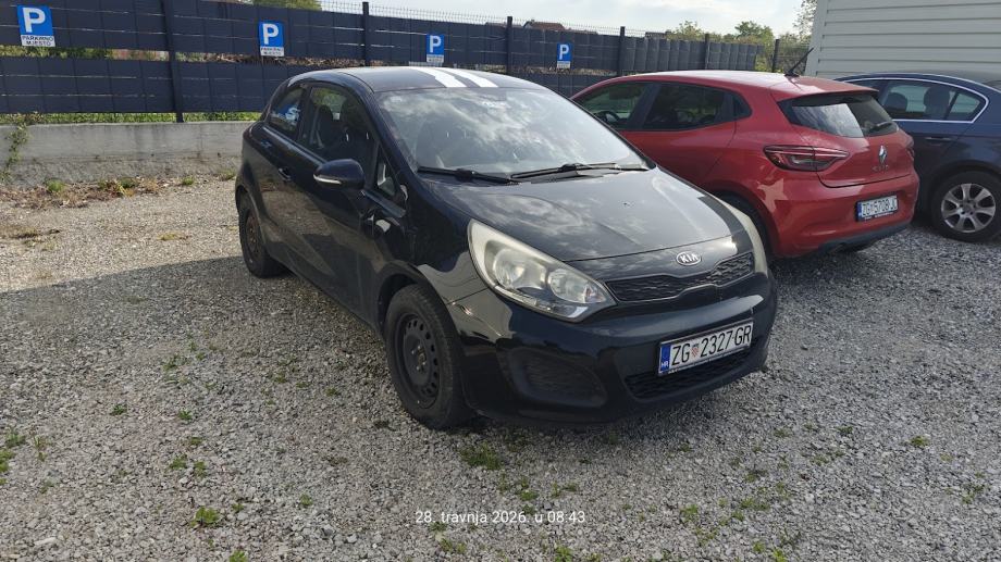 Kia Rio 1,1 CRDi EX ,upravo registriran ,kvar motora, pogled izvana - slika 2