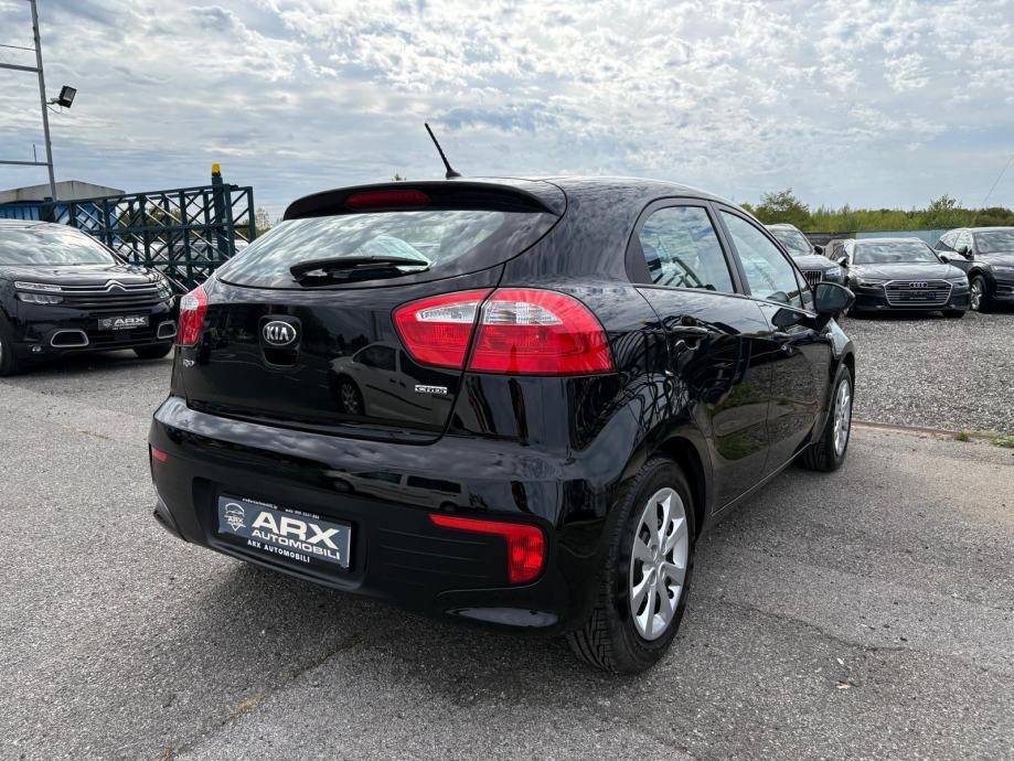 Kia Rio 1.1 CRDI °KLIMA°BLUETOOTH°MULTIFUNKCIJSKI VOLAN°, fotografija 4
