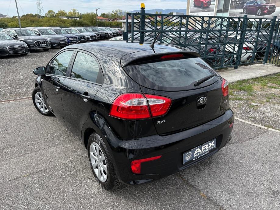 Kia Rio 1.1 CRDI °KLIMA°BLUETOOTH°MULTIFUNKCIJSKI VOLAN°, fotografija 10