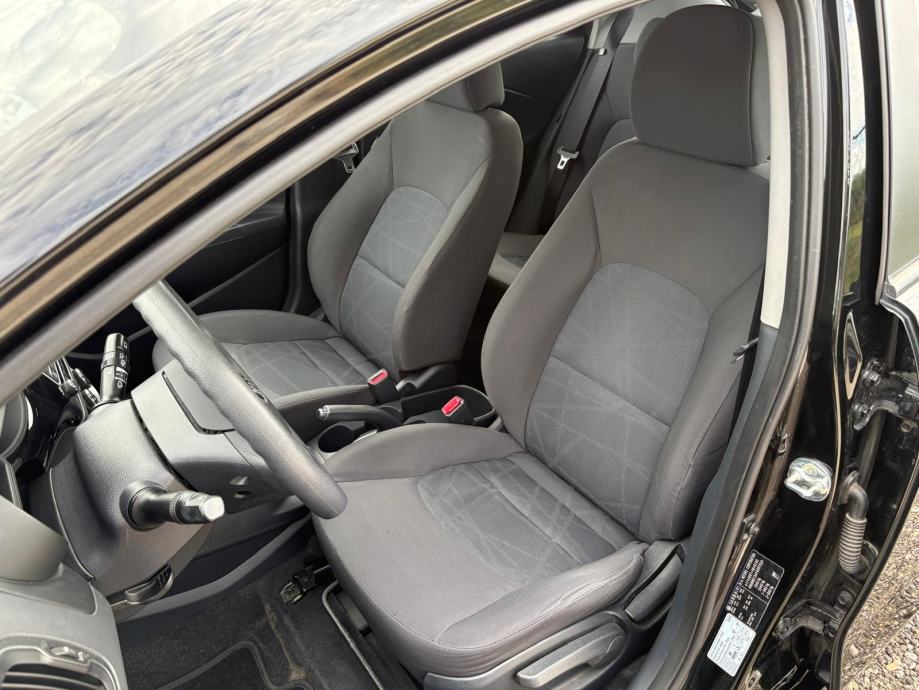 Kia Rio 1.1 CRDI °KLIMA°BLUETOOTH°MULTIFUNKCIJSKI VOLAN°, fotografija 15