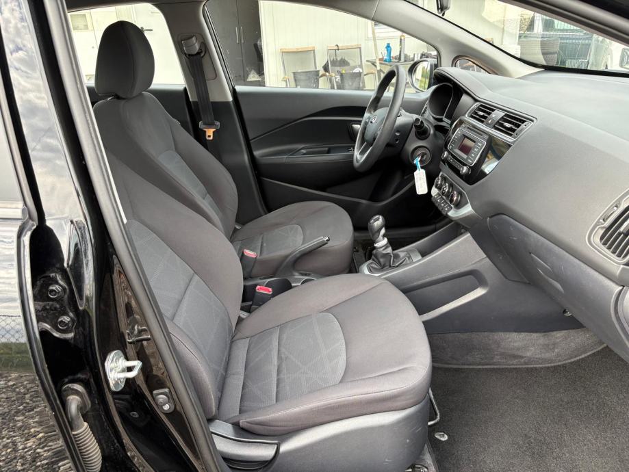 Kia Rio 1.1 CRDI °KLIMA°BLUETOOTH°MULTIFUNKCIJSKI VOLAN°, fotografija 16