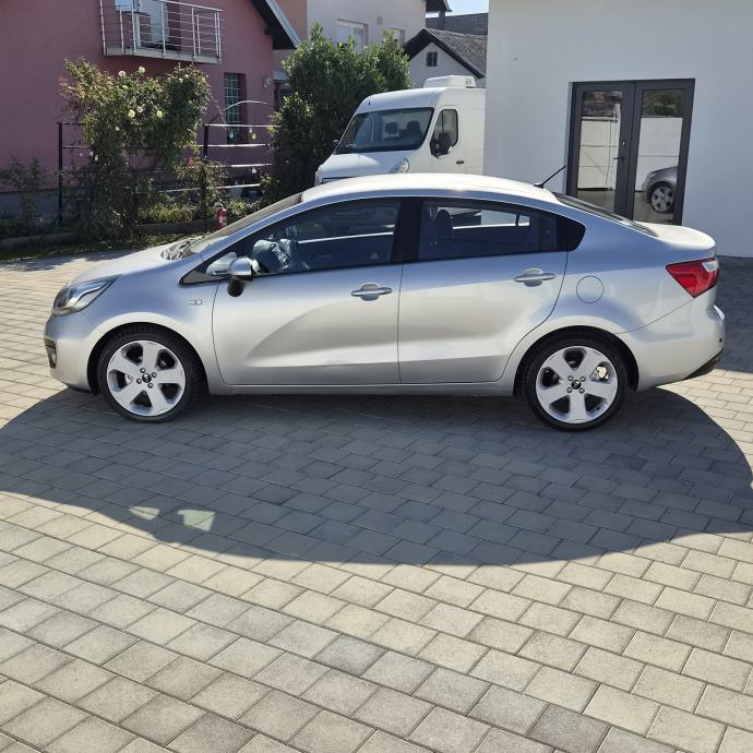 Kia Rio 1,2 benzinac ● 59.ooo km ● 1. vlasnik ● HR auto, fotografija 5