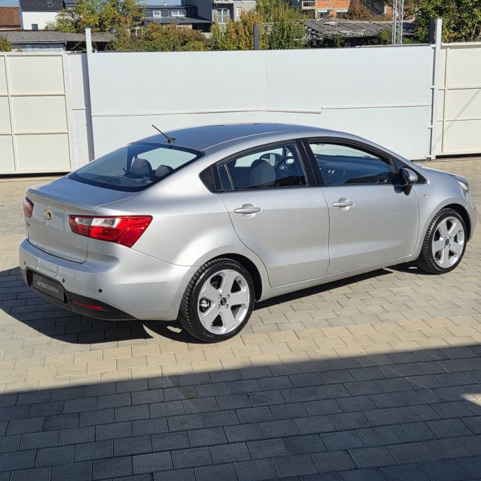 Kia Rio 1,2 benzinac ● 59.ooo km ● 1. vlasnik ● HR auto, fotografija 3