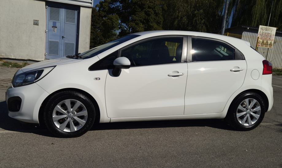 Kia Rio 1,25 benzinac****HR.AUTO****SERVISNA KNJIGA***REG.7/2027., fotografija 3