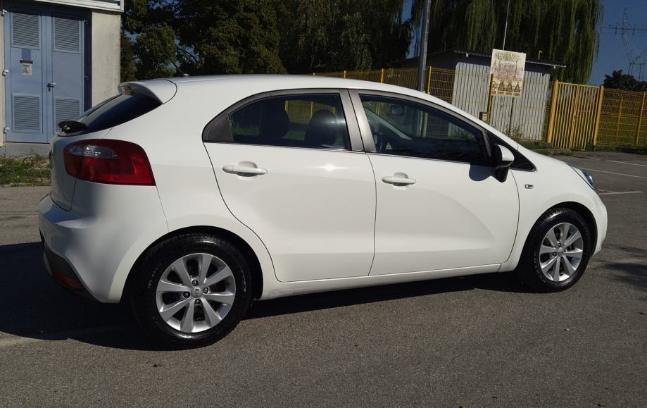 Kia Rio 1,25 benzinac****HR.AUTO****SERVISNA KNJIGA***REG.7/2027., fotografija 8