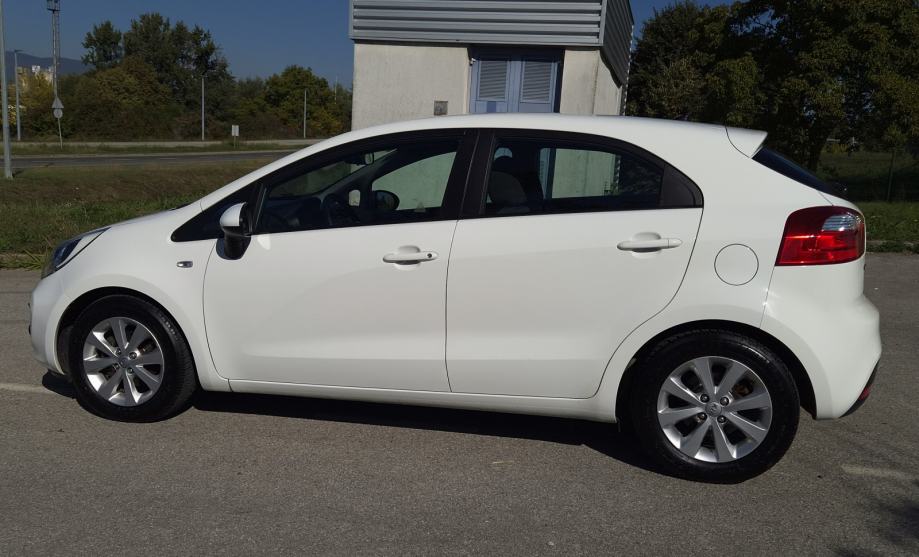 Kia Rio 1,25 benzinac****HR.AUTO****SERVISNA KNJIGA***REG.7/2027., fotografija 5