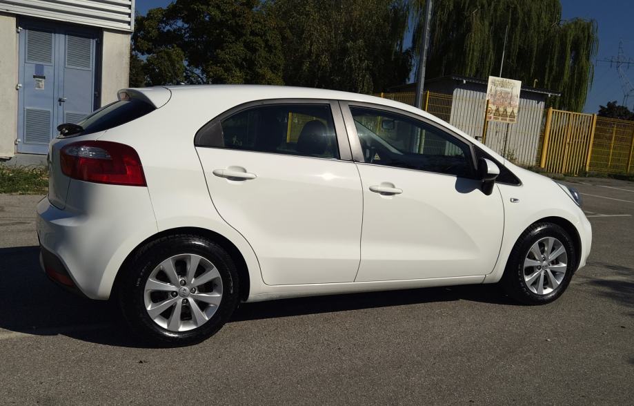 Kia Rio 1,25 benzinac****HR.AUTO****SERVISNA KNJIGA***REG.7/2027., fotografija 9