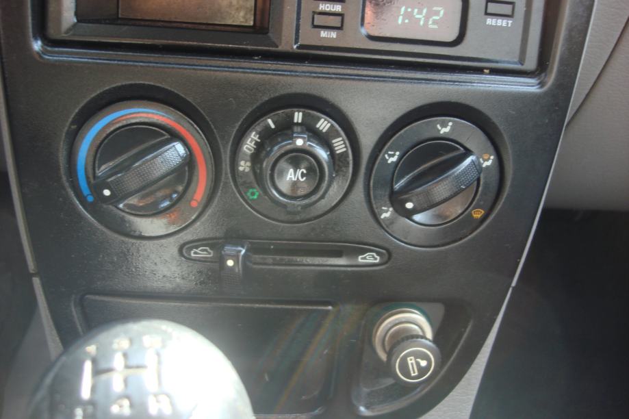 KIA RIO 1,3 RS1****REGISTRIRANA 1.GOD****119 000 KM***FULL OPREMA*****, fotografija 9