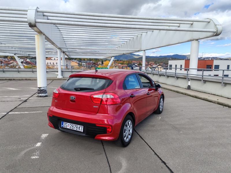 Kia Rio 1,4 CRDi, vlasnik, 6 brzina, kupljena u HR, fotografija 7