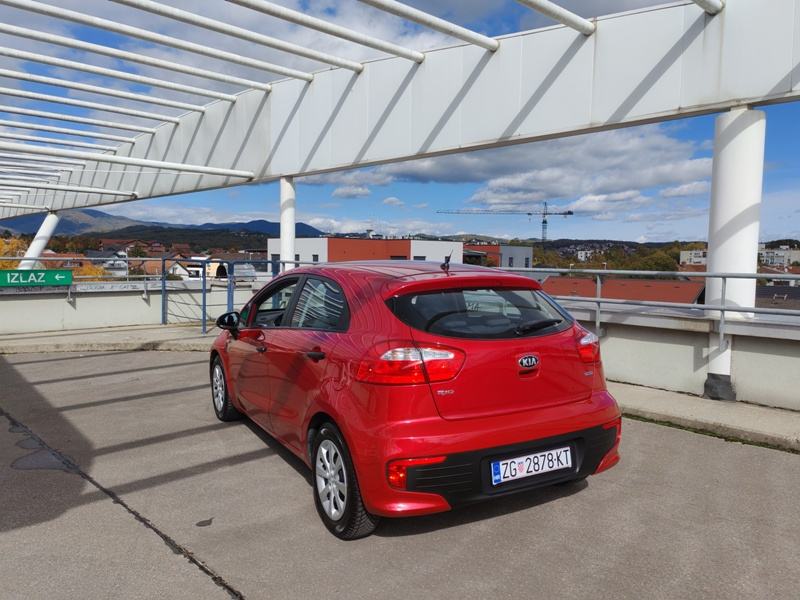 Kia Rio 1,4 CRDi, vlasnik, 6 brzina, kupljena u HR, fotografija 9
