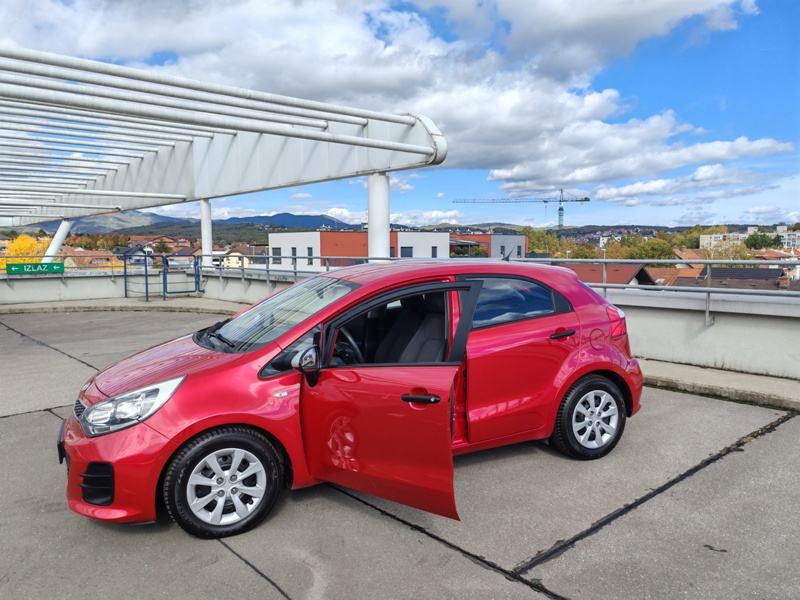 Kia Rio 1,4 CRDi, vlasnik, 6 brzina, kupljena u HR, fotografija 11