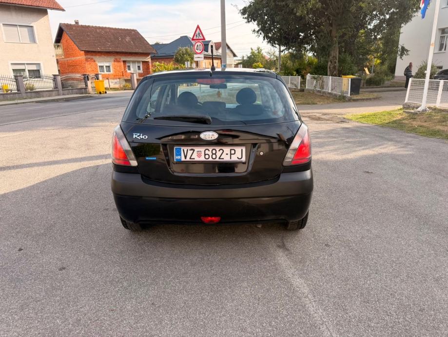 Kia Rio 1,4 i EX PLIN BENZIN AUTO ODLICAN, fotografija 4