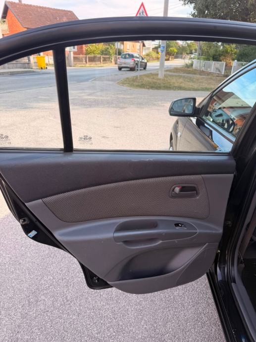 Kia Rio 1,4 i EX PLIN BENZIN AUTO ODLICAN, fotografija 9