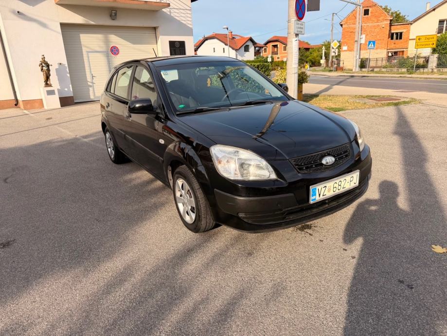 Kia Rio 1,4 i EX PLIN BENZIN AUTO ODLICAN, fotografija 11