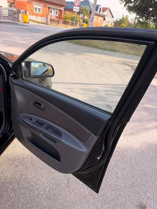 Kia Rio 1,4 i EX PLIN BENZIN AUTO ODLICAN, fotografija 12