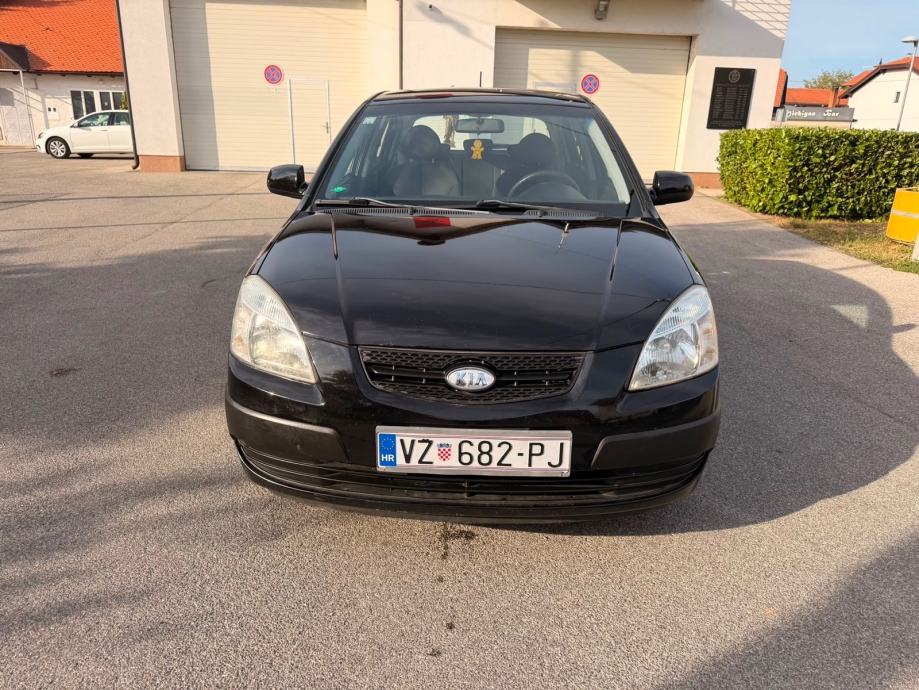 Kia Rio 1,4 i EX PLIN BENZIN AUTO ODLICAN, fotografija 15