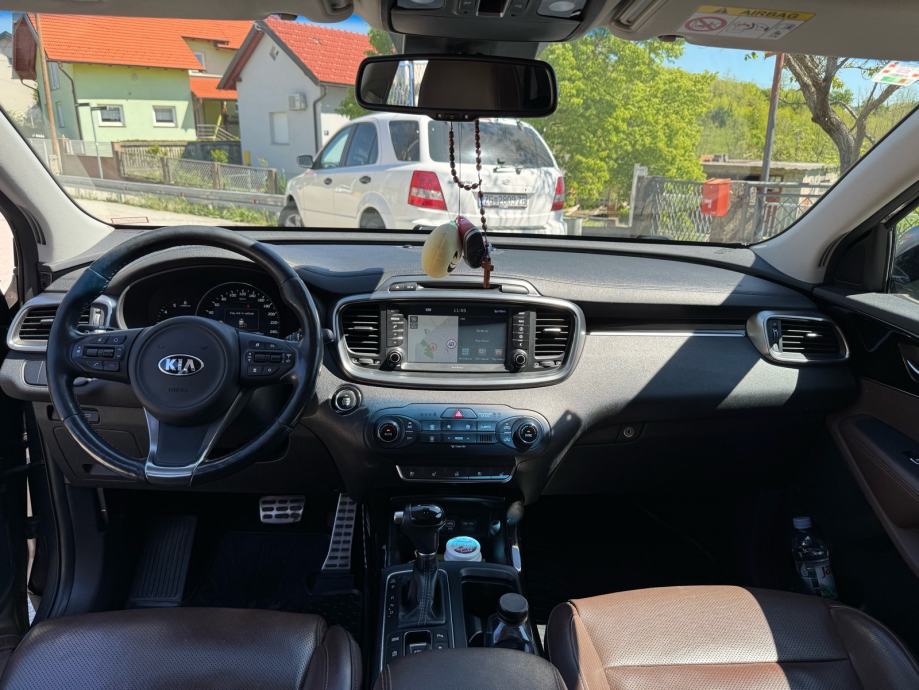 Kia Sorento 2.2 CRDi automatik REGAN 8/2027, fotografija 11